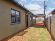 2 Bedroom House in Roodepoort Central