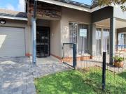 2 Bedroom House in Waterkloof Ridge