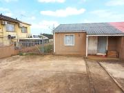 2 Bedroom House in Whetstone