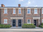 2 Bedroom House London Greater London 93903503