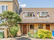 2 Bedroom House Londres Greater London 93925927