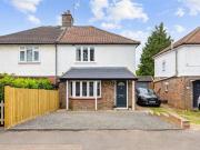 2 Bedroom House Reigate Surrey 91549710