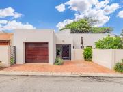 2 Bedroom house rented in Fourways, Sandton