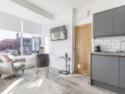 2 bedroom house share to rent