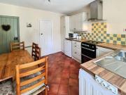 2 bedroom House To Let Total Size: 883 SQ FT