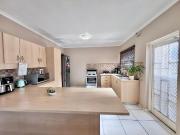 2 Bedroom house to rent in Athlone, Cape Town