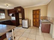 2 bedroom house to rent in olievenho.