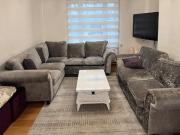 2 Bedroom House with Large Garden & Summer House &