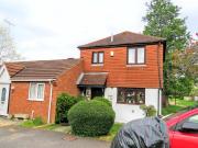2 bedroom link detached house for rent in Barbury Court,...