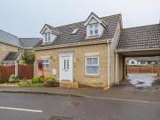 2 bedroom link detached house to rent
