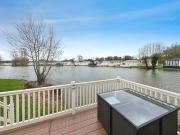 2 bedroom lodge for sale