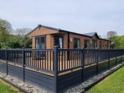 2 bedroom lodge for sale