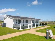 2 bedroom lodge for sale