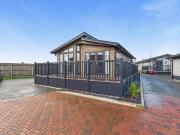 2 bedroom lodge for sale