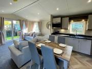2 bedroom lodge for sale