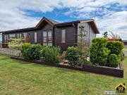 2 bedroom lodge for sale