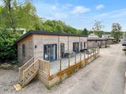 2 bedroom lodge for sale