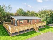 2 bedroom lodge for sale