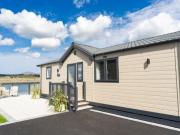 2 bedroom lodge for sale
