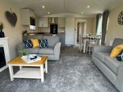 2 bedroom lodge for sale