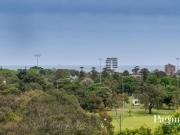 2 Bedroom Luxury in Lakeside Location