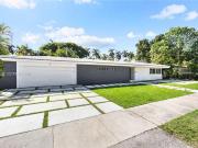 2 bedroom luxury Villa for sale in Miami, Florida