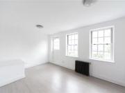 2 bedroom maisonette for rent in Bramshaw Road,...