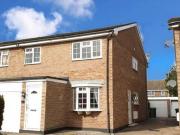 2 bedroom maisonette for rent in Connaught Road Rayleigh...