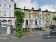2 Bedroom Maisonette For Rent In Croydon