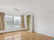 2 Bedroom Maisonette For Rent In East Finchley, London