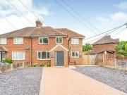2 bedroom maisonette for rent in Elmbridge Cottages...