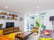 2 Bedroom Maisonette For Rent In Grove Park, London