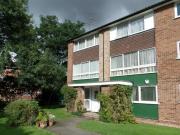 2 Bedroom Maisonette For Rent In Hayes, Middlesex