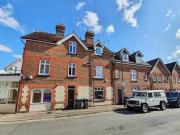 2 bedroom maisonette for rent in High Street East...