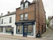 2 bedroom maisonette for rent in High Street...