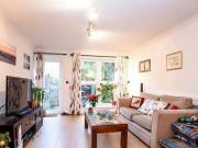 2 bedroom maisonette for rent in Holm Oak Close London SW15