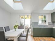 2 Bedroom Maisonette For Rent In Islington