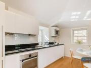 2 Bedroom Maisonette For Rent In London
