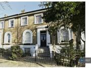 2 Bedroom Maisonette For Rent In London