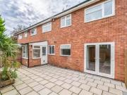 2 bedroom maisonette for rent in Milton Close, Bentley...