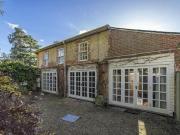 2 bedroom maisonette for rent in Northbrook Estate...