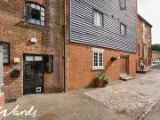 2 bedroom maisonette for rent in Riverdale Road...