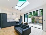2 Bedroom Maisonette For Rent In South Croydon