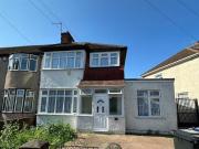 2 Bedroom Maisonette For Rent In Southall