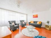 2 bedroom maisonette for sale