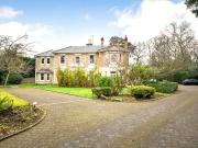 2 bedroom maisonette for sale