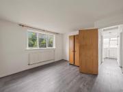 2 bedroom maisonette for sale