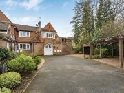 2 bedroom maisonette for sale