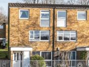 2 Bedroom Maisonette For Sale In Court Wood Lane, Croydon