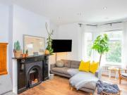 2 Bedroom Maisonette For Sale In London